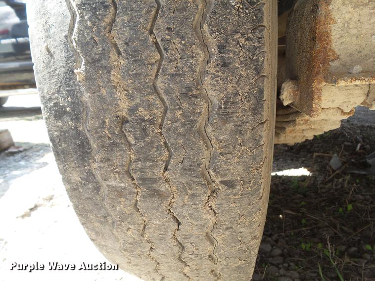 image for item EM9151 2010 Chaparral dump trailer