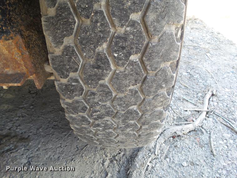 image for item EM9151 2010 Chaparral dump trailer