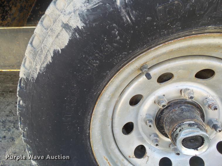 image for item EM9151 2010 Chaparral dump trailer