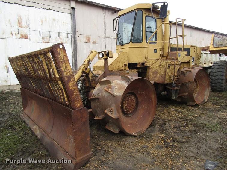 image for item EU9607 1983 Caterpillar 816B landfill compactor