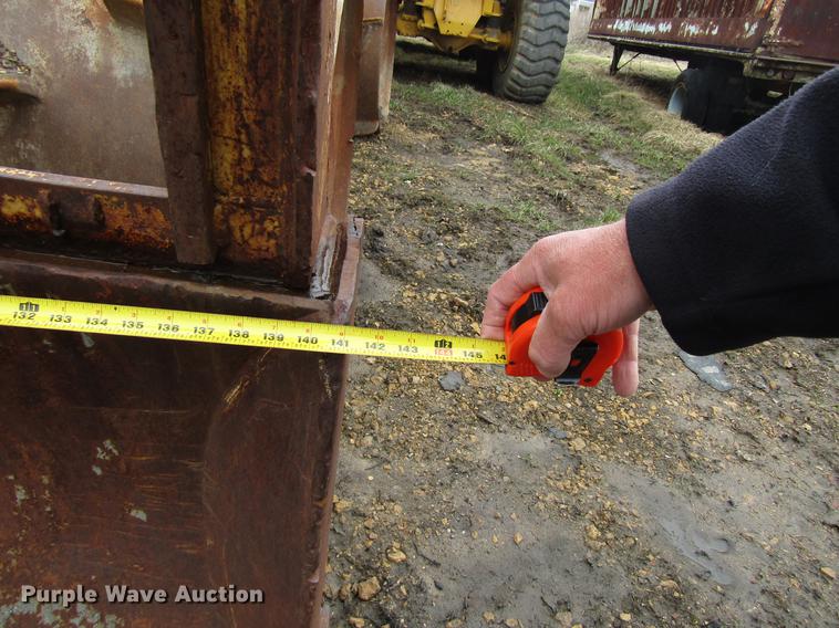 image for item EU9607 1983 Caterpillar 816B landfill compactor