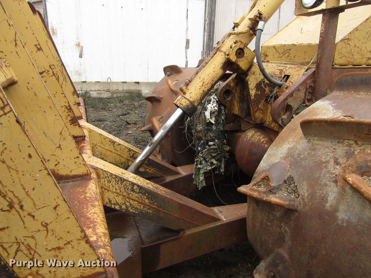 image for item EU9607 1983 Caterpillar 816B landfill compactor