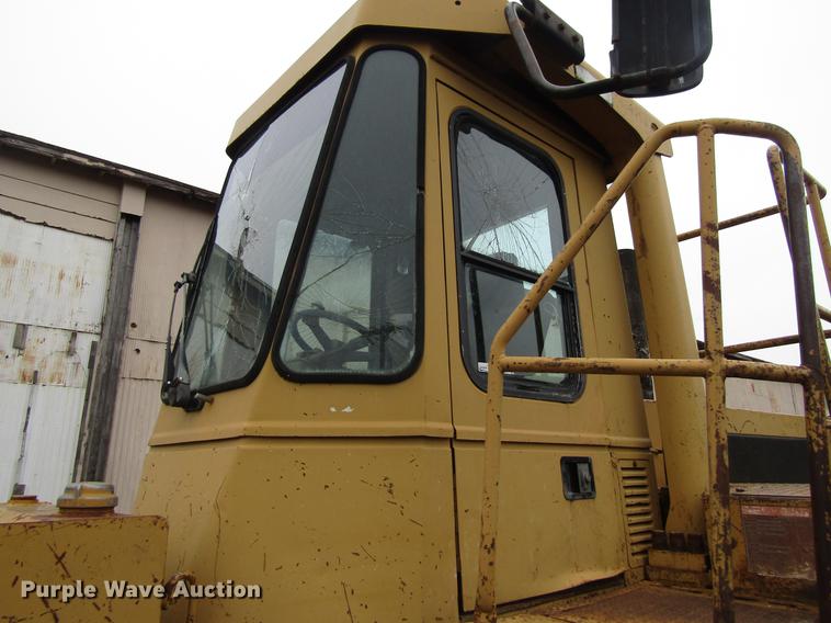 image for item EU9607 1983 Caterpillar 816B landfill compactor