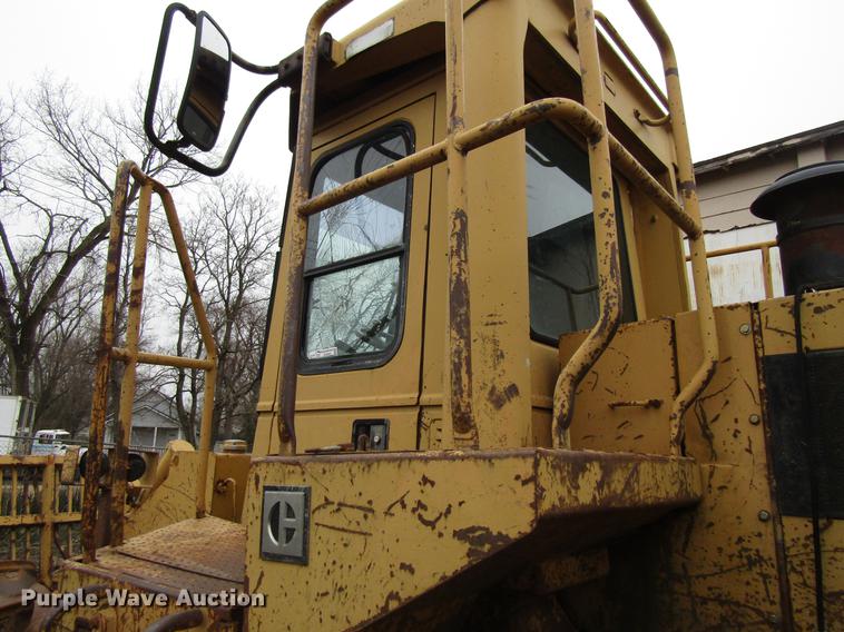 image for item EU9607 1983 Caterpillar 816B landfill compactor