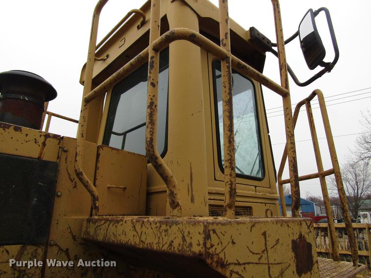 image for item EU9607 1983 Caterpillar 816B landfill compactor