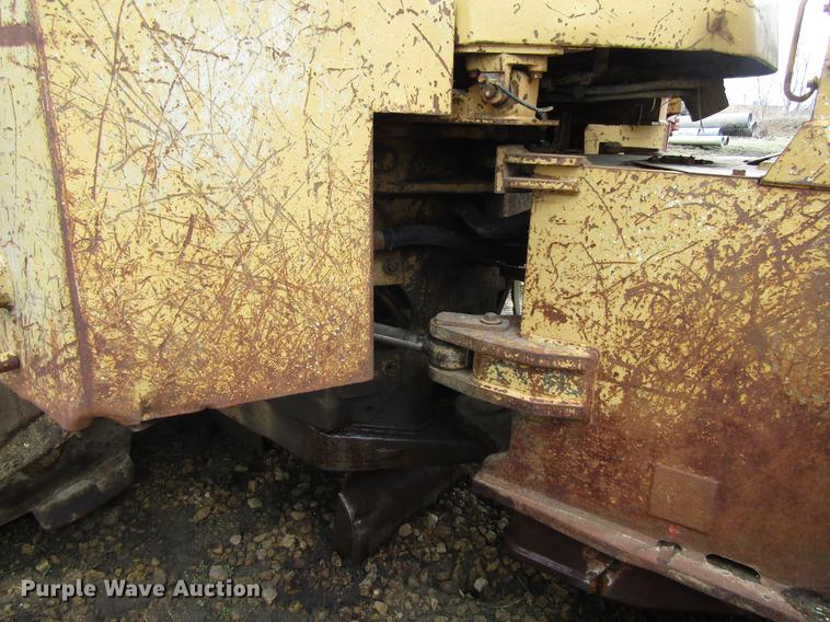 image for item EU9607 1983 Caterpillar 816B landfill compactor