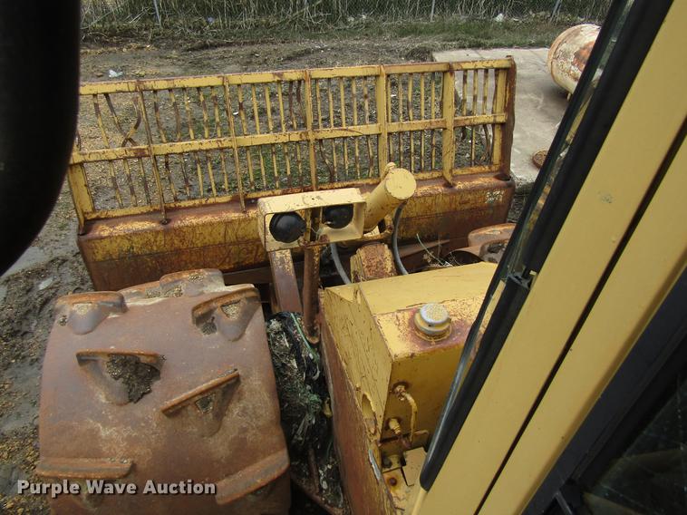 image for item EU9607 1983 Caterpillar 816B landfill compactor