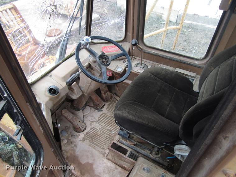 image for item EU9607 1983 Caterpillar 816B landfill compactor