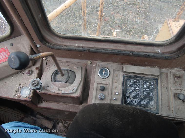 image for item EU9607 1983 Caterpillar 816B landfill compactor