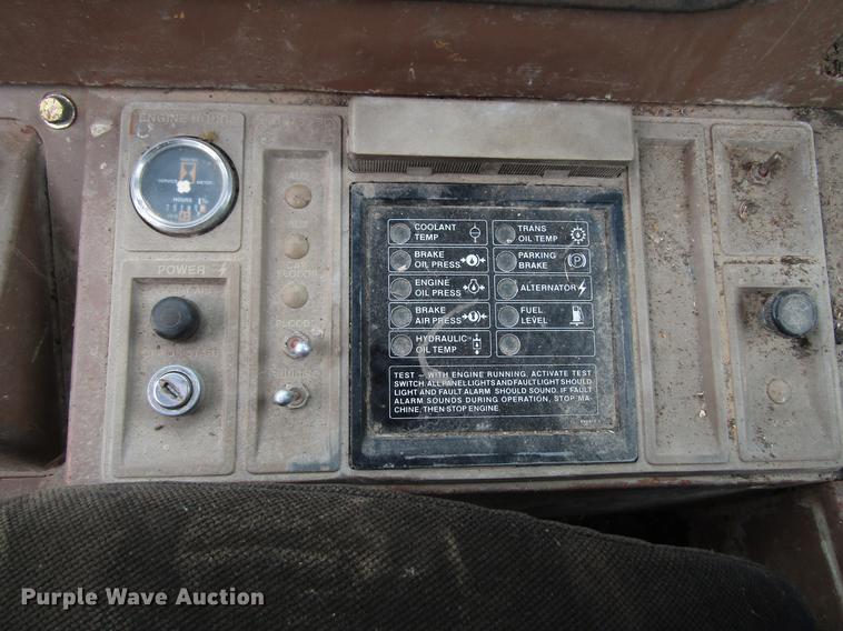 image for item EU9607 1983 Caterpillar 816B landfill compactor