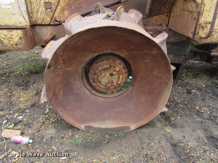 image for item EU9607 1983 Caterpillar 816B landfill compactor