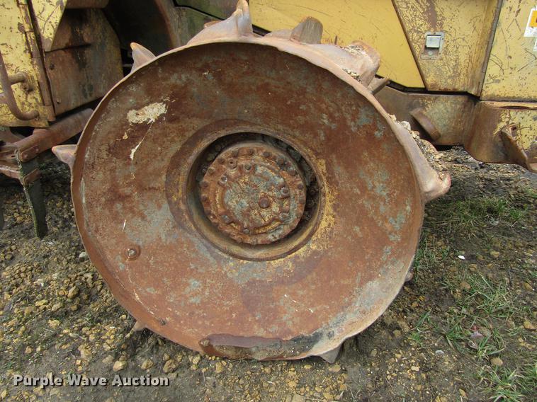 image for item EU9607 1983 Caterpillar 816B landfill compactor