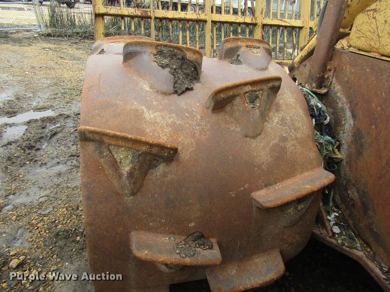 image for item EU9607 1983 Caterpillar 816B landfill compactor