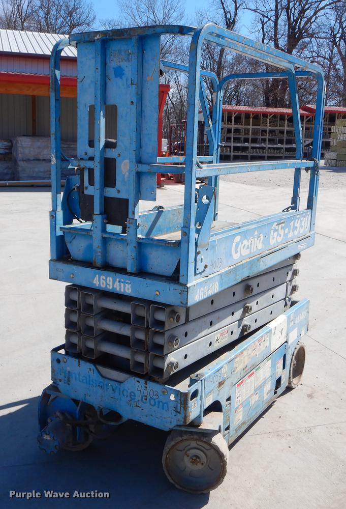 image for item EZ9791 2003 Genie GS-1930 scissor lift
