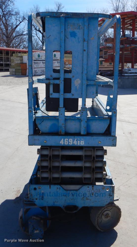 image for item EZ9791 2003 Genie GS-1930 scissor lift