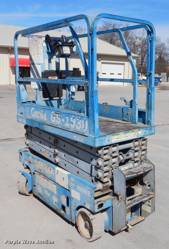 image for item EZ9791 2003 Genie GS-1930 scissor lift