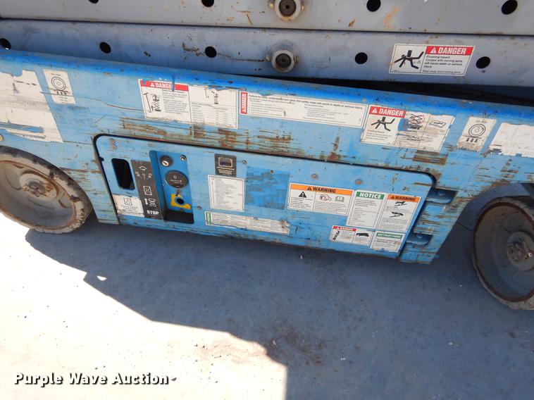 image for item EZ9791 2003 Genie GS-1930 scissor lift