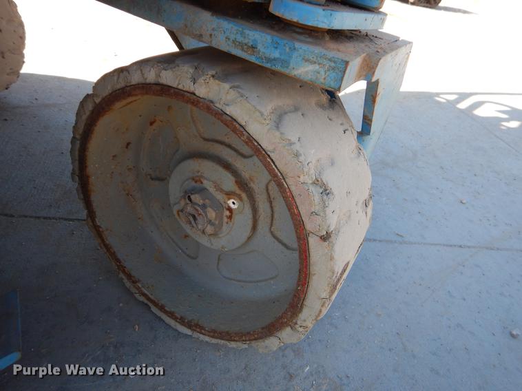 image for item EZ9791 2003 Genie GS-1930 scissor lift