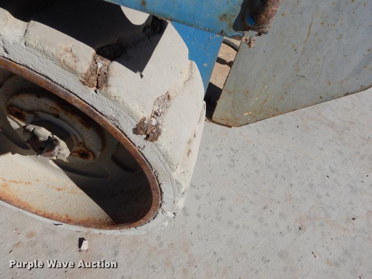 image for item EZ9791 2003 Genie GS-1930 scissor lift