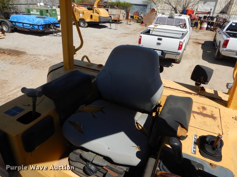 image for item EZ9968 1997 John Deere 850C dozer