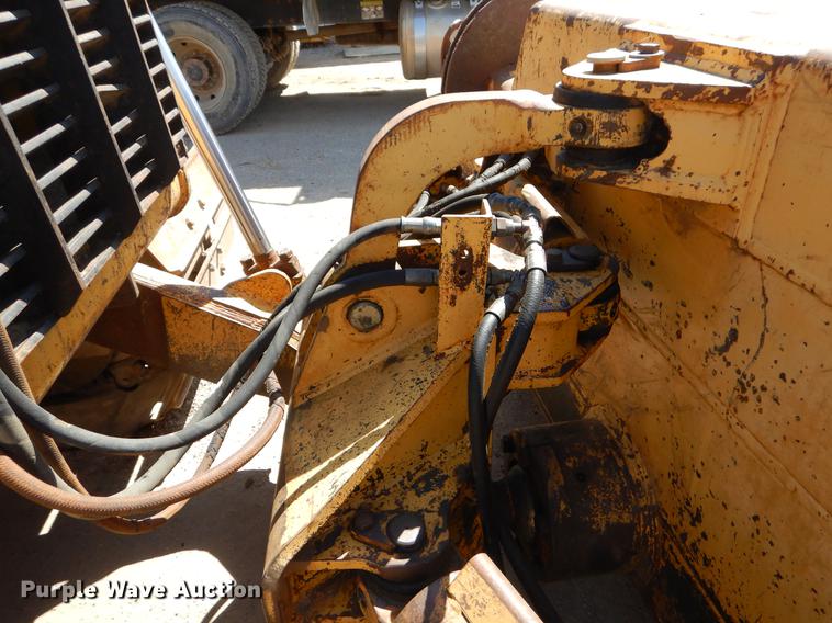 image for item EZ9968 1997 John Deere 850C dozer