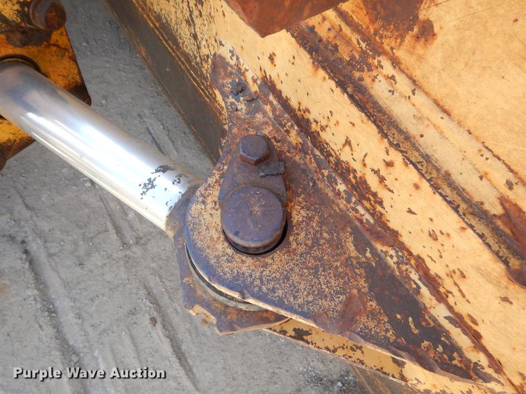 image for item EZ9968 1997 John Deere 850C dozer