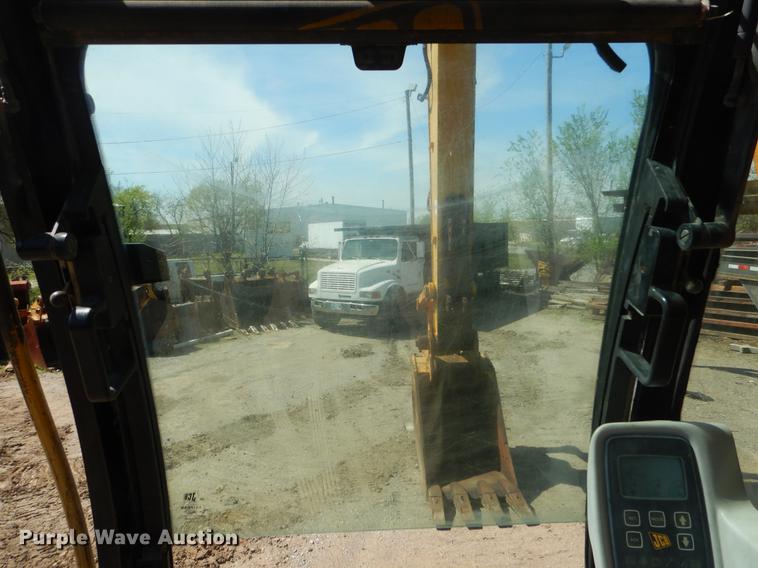 image for item EZ9969 2003 JCB JS330 excavator