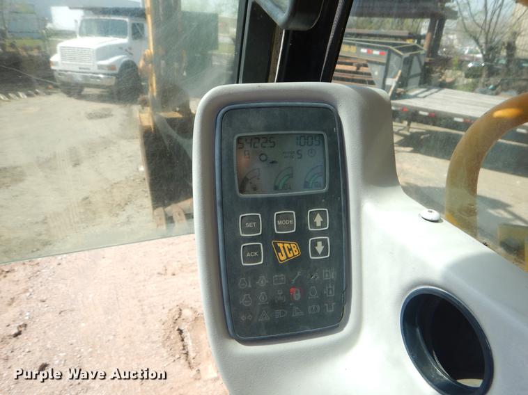 image for item EZ9969 2003 JCB JS330 excavator