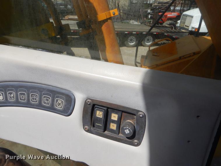 image for item EZ9969 2003 JCB JS330 excavator