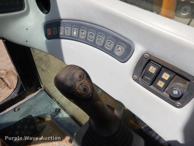 image for item EZ9969 2003 JCB JS330 excavator