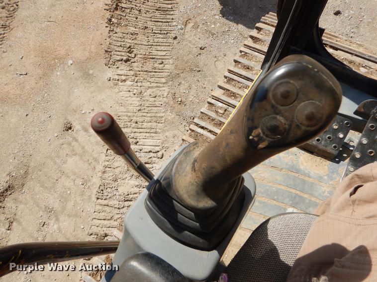 image for item EZ9969 2003 JCB JS330 excavator