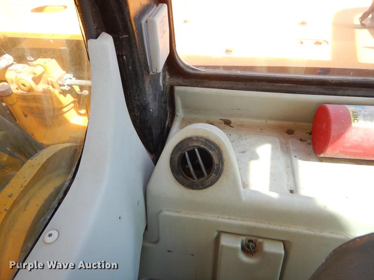 image for item EZ9969 2003 JCB JS330 excavator