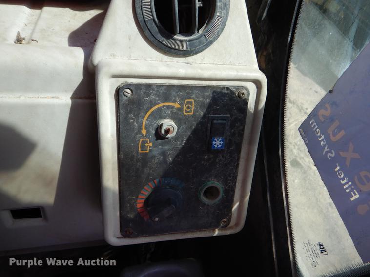 image for item EZ9969 2003 JCB JS330 excavator