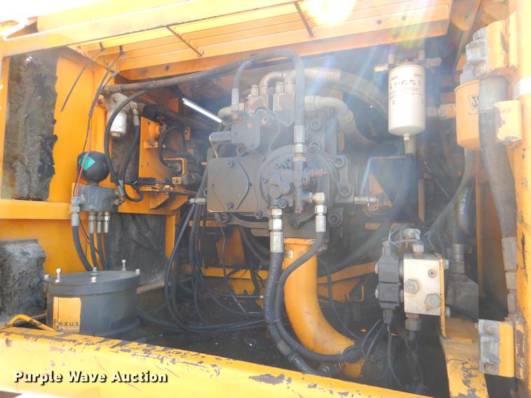 image for item EZ9969 2003 JCB JS330 excavator