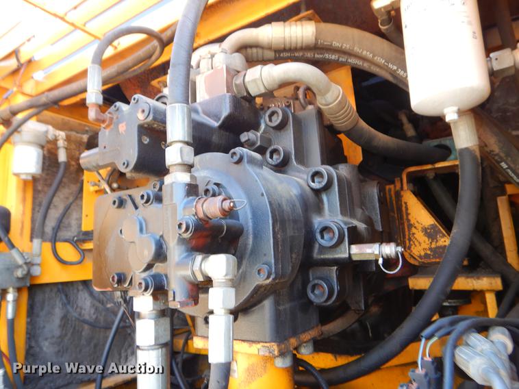 image for item EZ9969 2003 JCB JS330 excavator