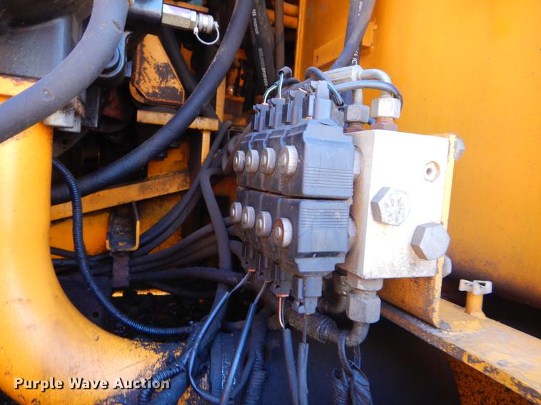 image for item EZ9969 2003 JCB JS330 excavator