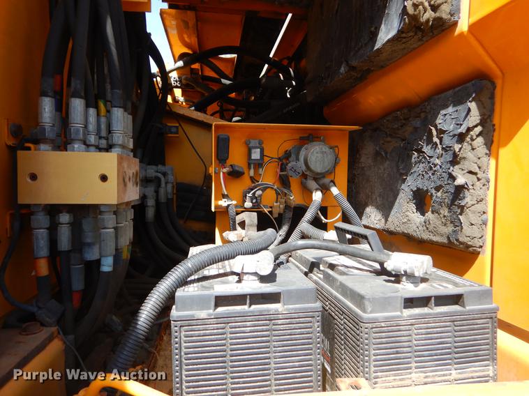 image for item EZ9969 2003 JCB JS330 excavator