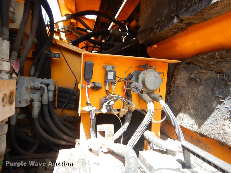 image for item EZ9969 2003 JCB JS330 excavator