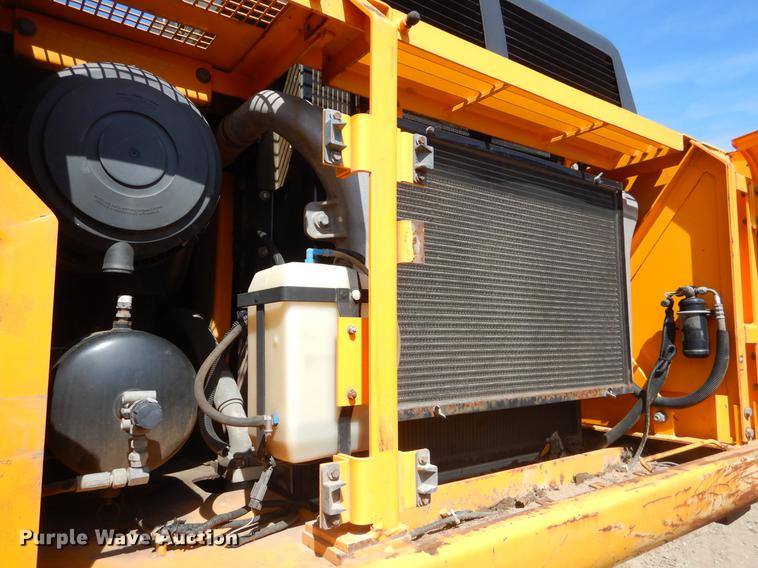 image for item EZ9969 2003 JCB JS330 excavator