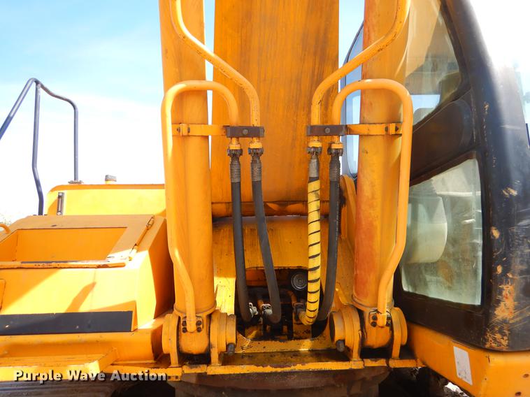 image for item EZ9969 2003 JCB JS330 excavator