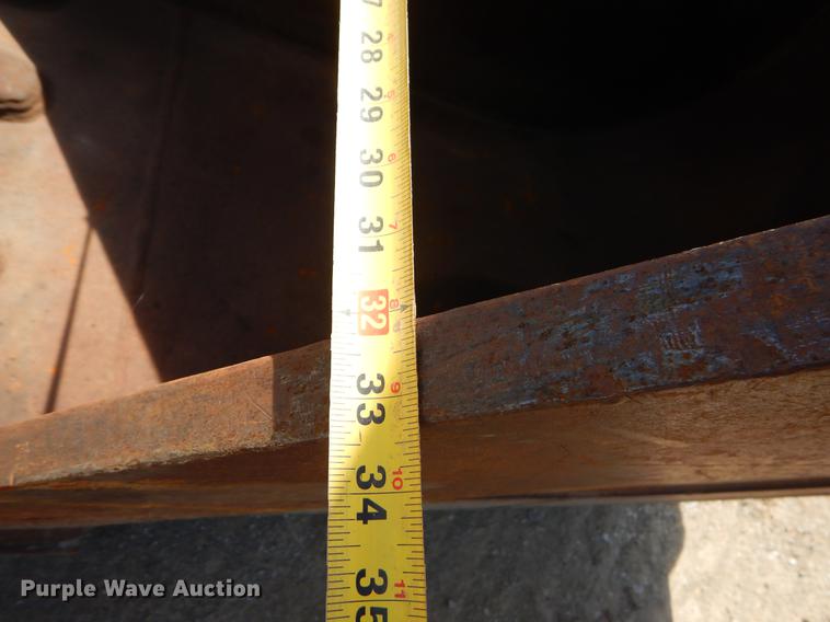 image for item EZ9969 2003 JCB JS330 excavator