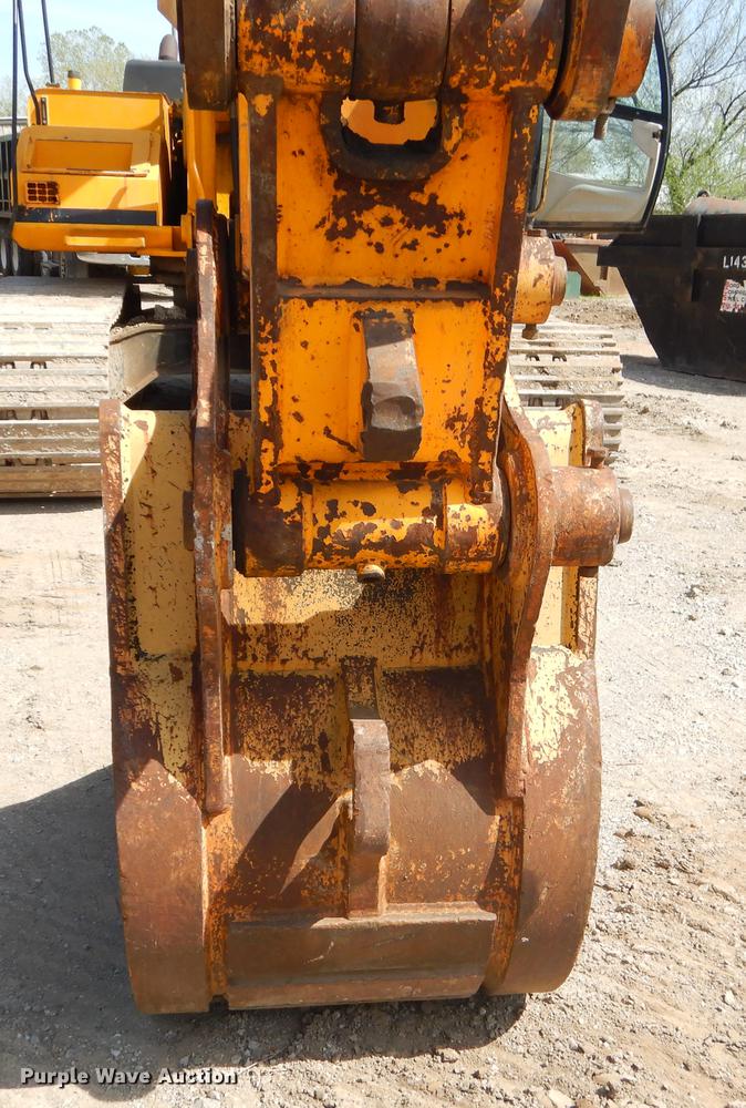 image for item EZ9969 2003 JCB JS330 excavator