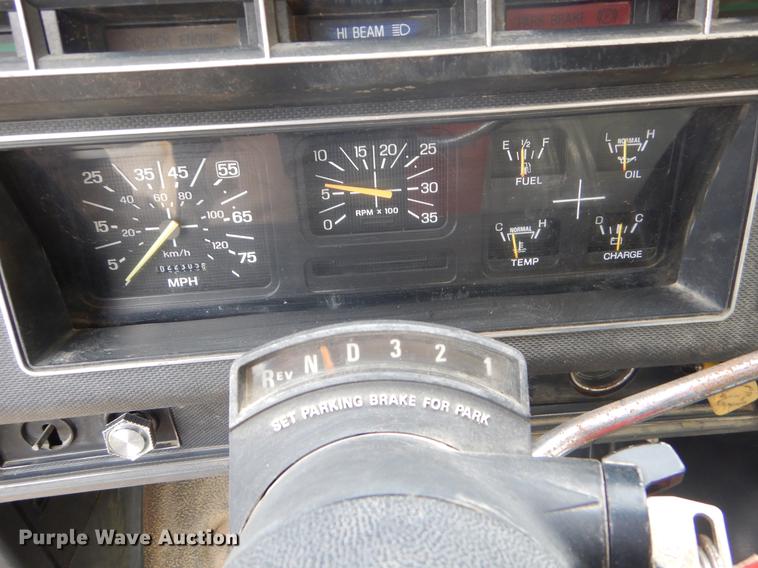 image for item EZ9972 1994 Ford F800 tank truck