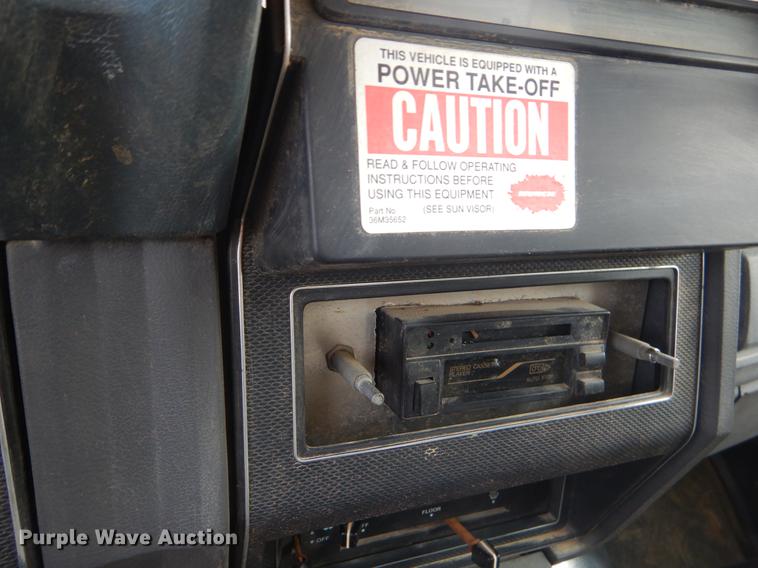 image for item EZ9972 1994 Ford F800 tank truck