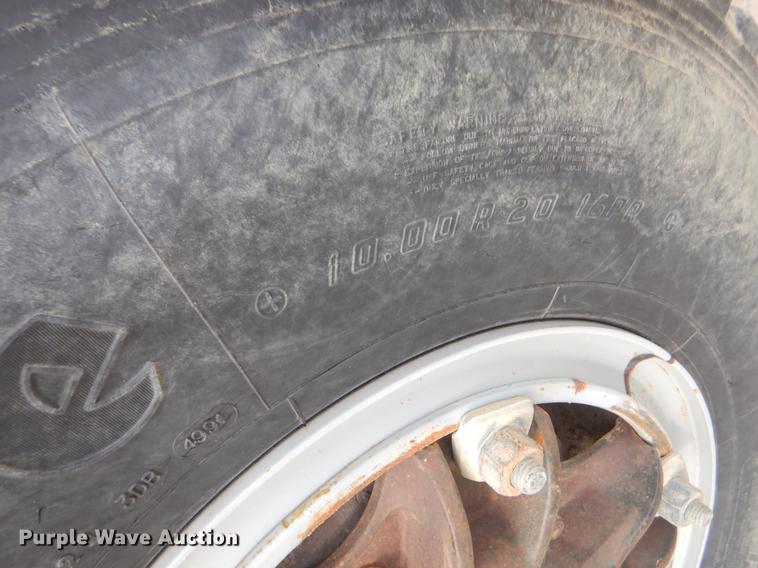 image for item EZ9972 1994 Ford F800 tank truck