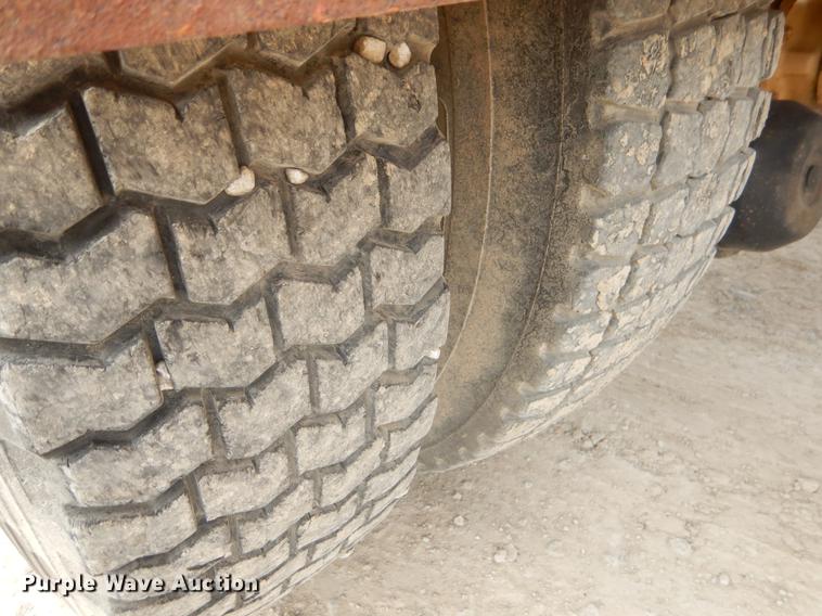 image for item EZ9972 1994 Ford F800 tank truck