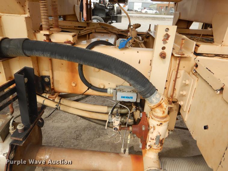 image for item EZ9972 1994 Ford F800 tank truck