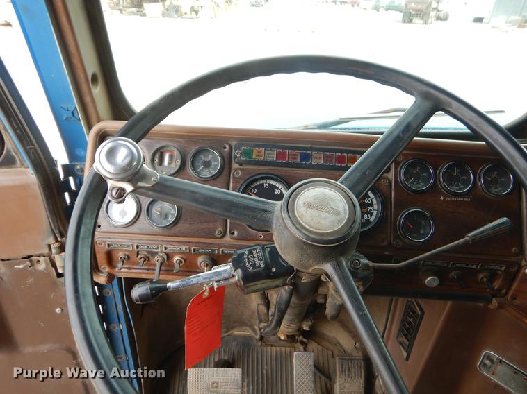 image for item EZ9979 1988 Freightliner FLC dump truck