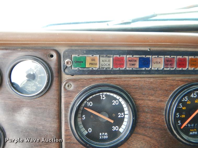 image for item EZ9979 1988 Freightliner FLC dump truck