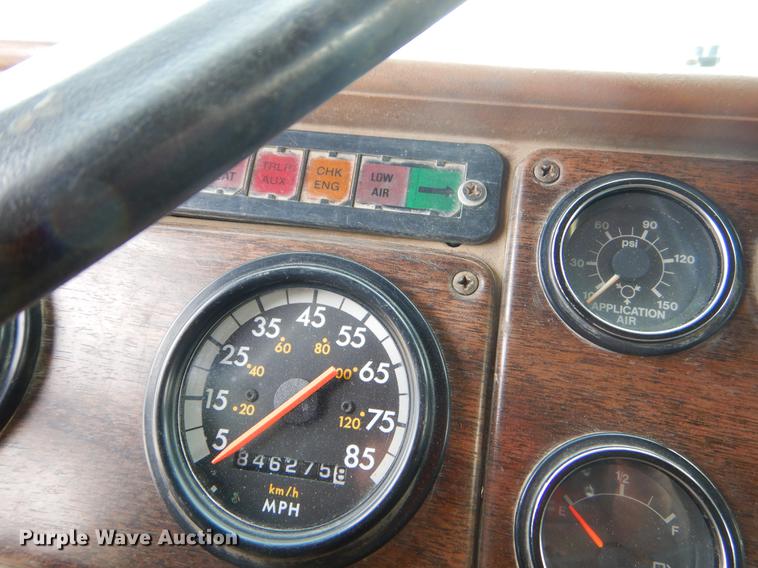 image for item EZ9979 1988 Freightliner FLC dump truck